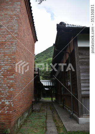 Old Triangular Tribunal and Record Warehouse 35130831