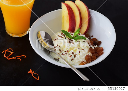 Healthy breakfast Healthy breakfast 35130927
