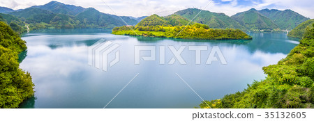 High-resolution panorama of Lake Okitsu (Kagano-cho, Tomata-gun, Okayama) *Photo location information is available in the comment section of the work 35132605