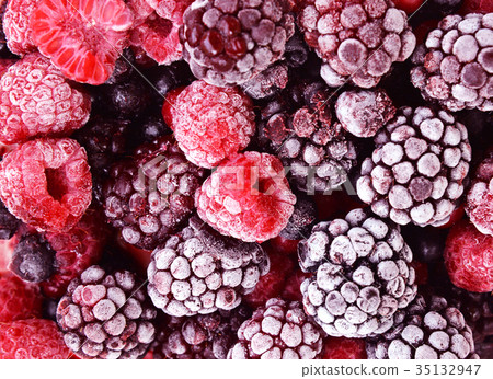 Close up of frozen mixed fruit berries strawberry 35132947