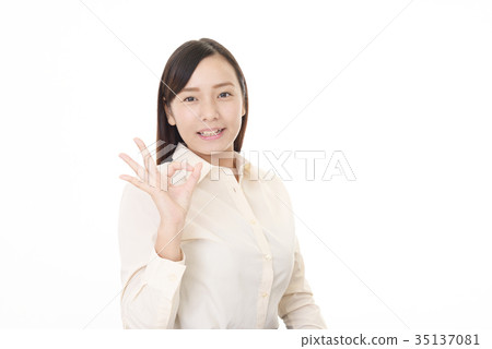 欣喜的女人 35137081