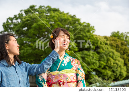 Women and friends wearing kimono Women and friends wearing kimono 35138303