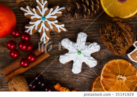christmas gingerbread cookies 35141929