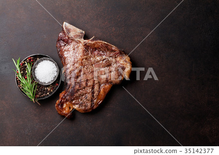 T-bone steak 35142377