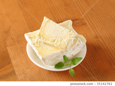 French Chaource cheese 35142761