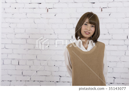 Young lady portrait 35143077