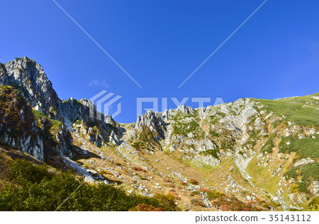 在Komagatake Senjojiki捲毛的秋葉在10月 35143112