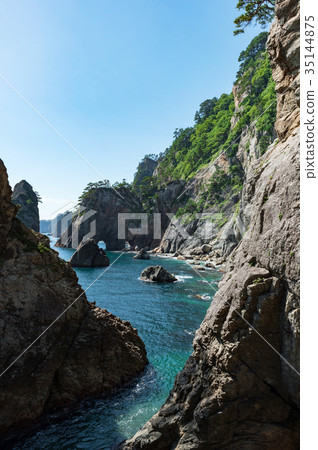 [Kitayamazaki, Tanohata Village, Iwate Prefecture] Kitayamazaki, a scenic spot with 200m high cliffs, is a breathtaking sea alps 35144875