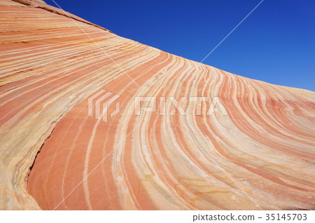The wave The wave 35145703