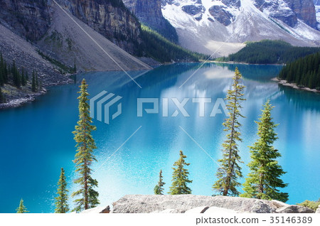 冰磧湖加拿大落基山脈 冰磧湖加拿大落基山脈 35146389