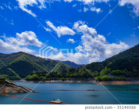 Lake Okutama 35149388