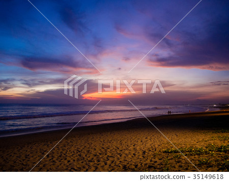 在巴厘島Seminyak海灘的日落 35149618