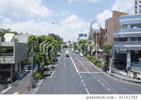 Old Yamate-dori / Daikanzan Koban-ban intersection Old Yamate-dori / Daikanzan Koban-ban intersection 35151793