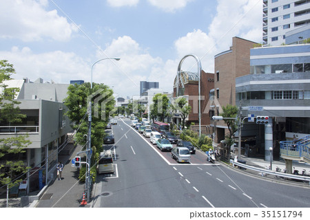 Old Yamate-dori / Daikanzan Koban-ban intersection 35151794