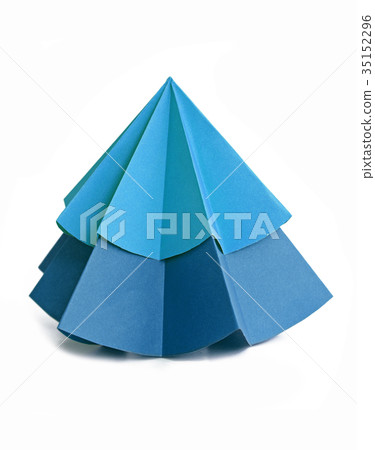 Origami paper christmas tree on white Origami paper christmas tree on white 35152296