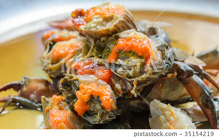 Raw crab marinated in fish sauce, Thai cuisine 35154219