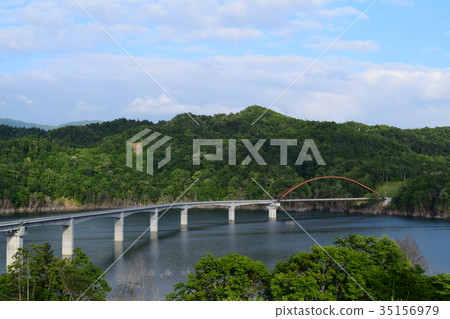 New white silver bridge 35156979