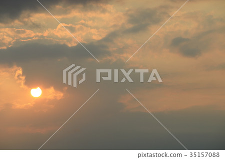 Sunset that seems to be eaten by a cloud like a dragon Sunset that seems to be eaten by a cloud like a dragon 35157088