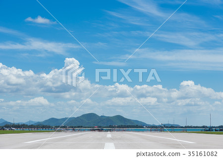 runway for plane landing or takeoff runway for plane landing or takeoff 35161082