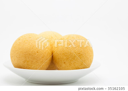 Traditional Colombian bunuelo 35162105