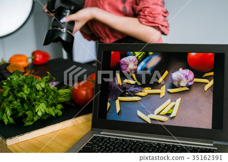 food photography laptop advertisment e-commerce 35162391