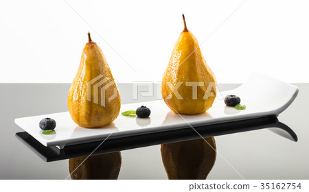 dessert, baked pear 35162754