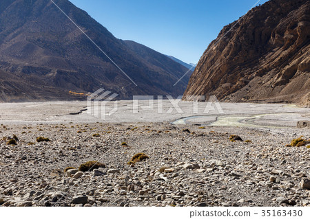 Kali Gandaki river valley 35163430