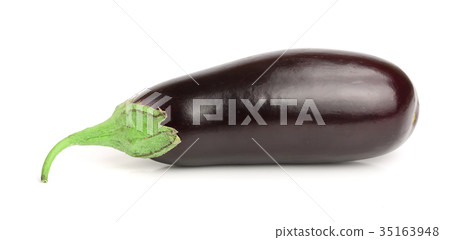 Eggplant or aubergine vegetable isolated on white 35163948