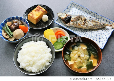 Japanese food 35166997