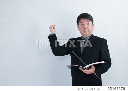 Middle men's office worker Middle men's office worker 35167376