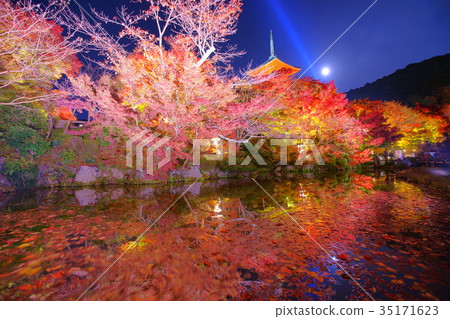 Kiyomizudera moon rise in colorful autumn 35171623