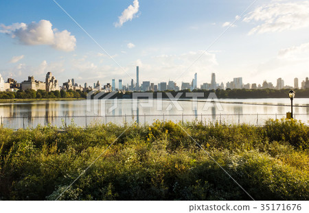Central park reservoir in New York aerial view Central park reservoir in New York aerial view 35171676
