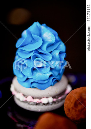 Grey macaron with cap blue thick butter cream 35175181