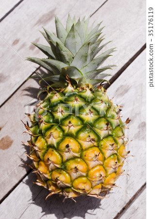 Pineapple fruit Pineapple fruit 35176119