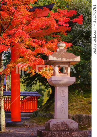 Tenryuji Temple Hachimansha in early autumn 35176761