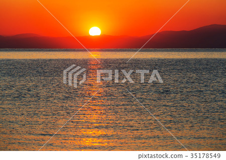 Sea sunset Sea sunset 35178549