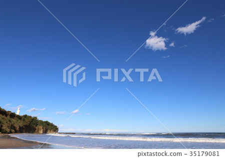 Coast of typhoon transient Hitachi, Ibaraki Prefecture 35179081