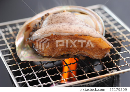 Abalone figure grilled and grilled 35179209