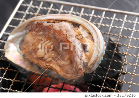 Abalone figure grilled and grilled 35179216