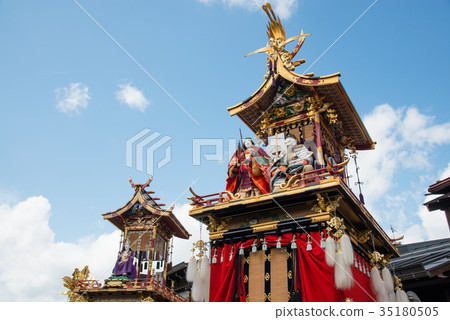 Fall Takayama Festival stalls lined up 35180505