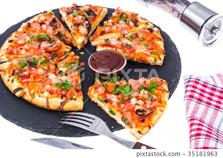 Pizza prosciutto with mushrooms and ham 35181963