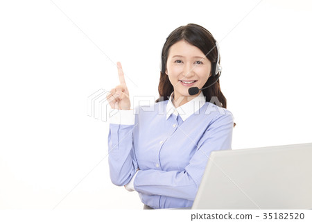 A smiling operator A smiling operator 35182520