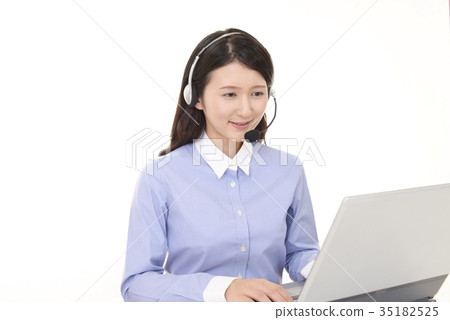 一個微笑的操作員 一個微笑的操作員 35182525