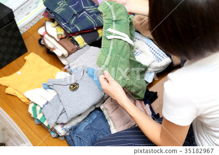 Clothes change image Clothes change image 35182967