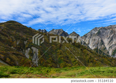 長野北部阿爾卑斯山假回歸秋季 35184510