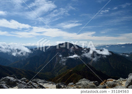 Senjo-gake seen from Kaikomagatake Senjo-gake seen from Kaikomagatake 35184563