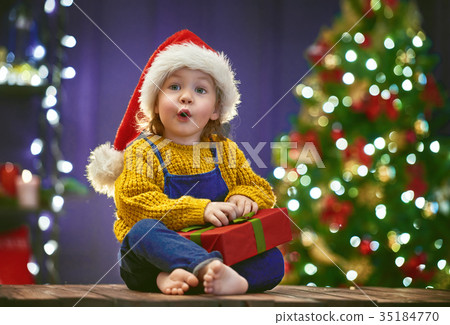 girl with present 35184770