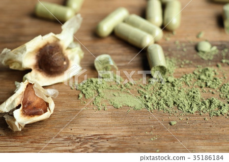 Moringa capsules Moringa capsules 35186184