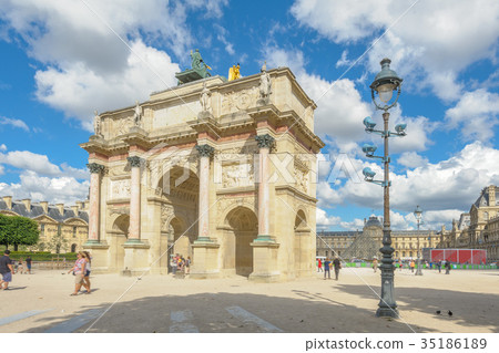 Arc de Triomphe du Carrousel in paris 35186189