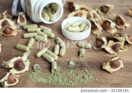 Moringa capsules Moringa capsules 35186191